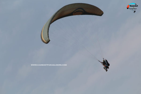 Acro tendem paragliding